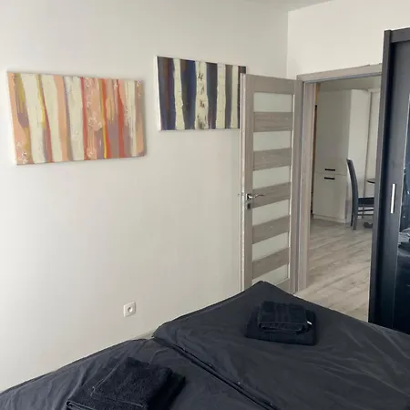 Sia Garazove Parkovanie Lägenhet *